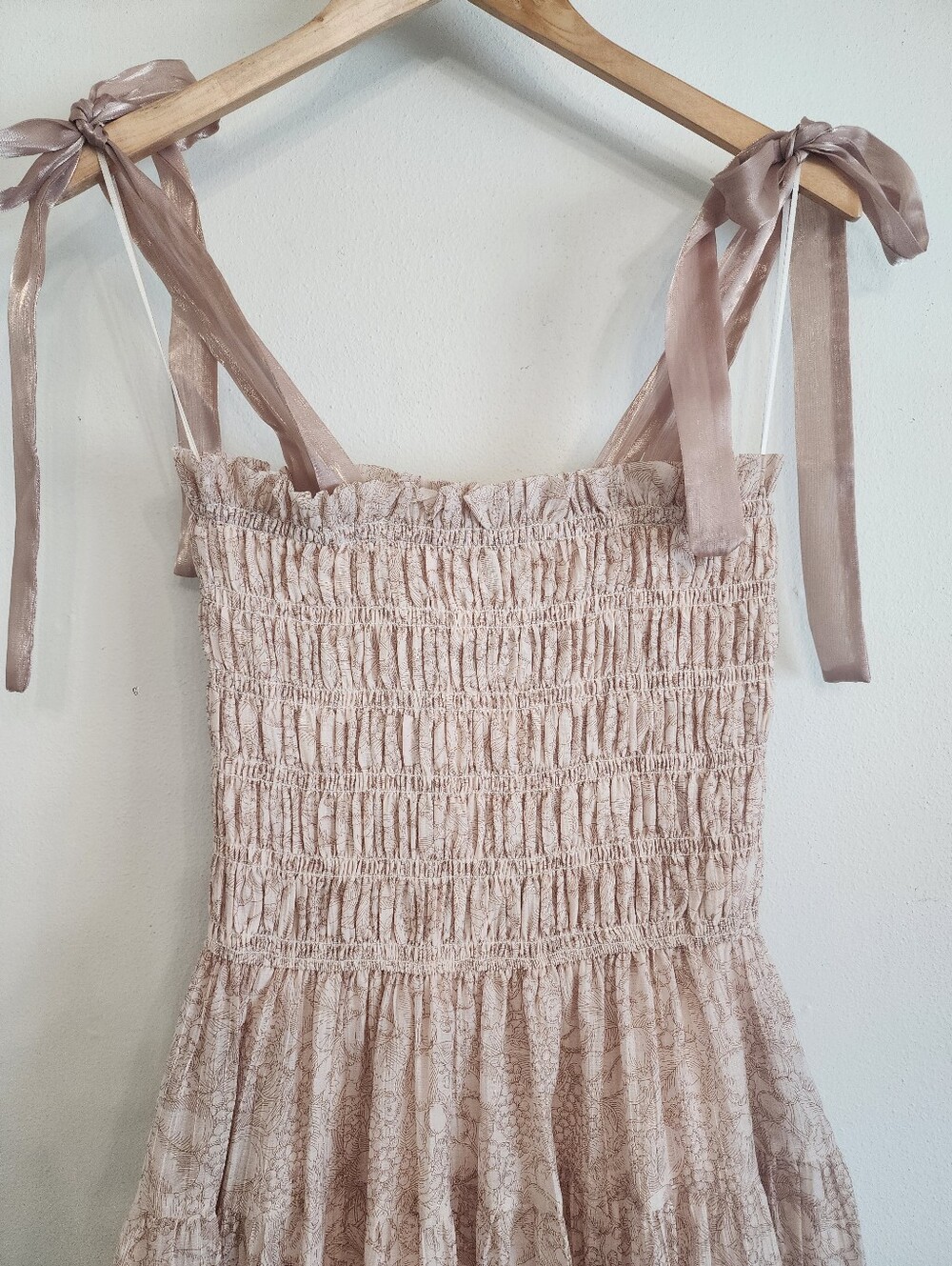 NWT En Saison Geraldine Maxi Dress Pink Champagne Smocked Tie Shoulder Tiered S - Picture 8 of 16
